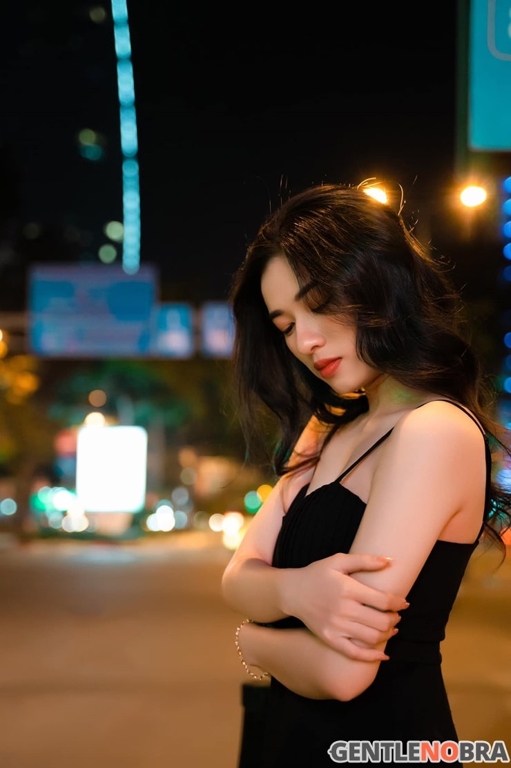Ảnh gái mặc áo 2 dây che mặt sexy nhất Việt Nam
