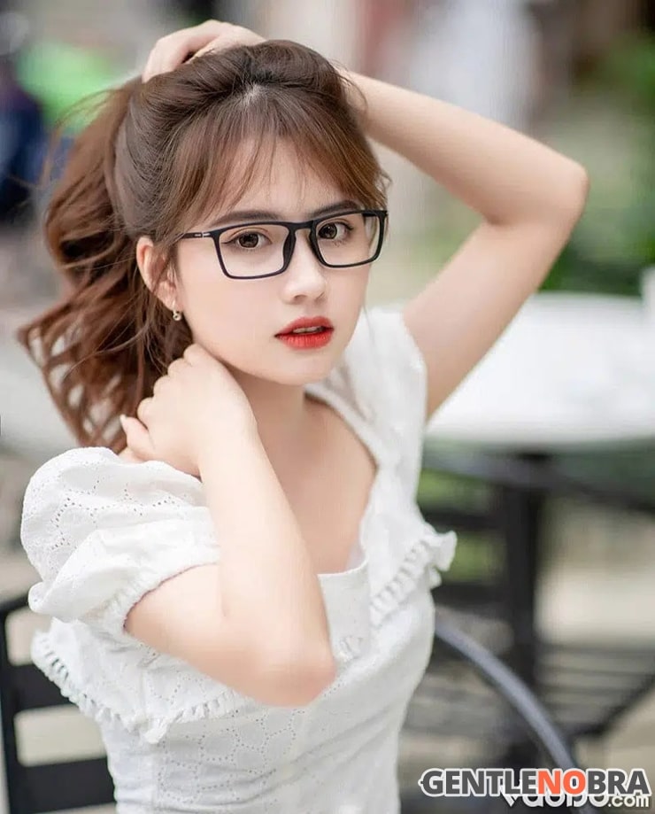Ảnh gái xinh đeo kính đẹp nhức mắt cộng đồng mạng